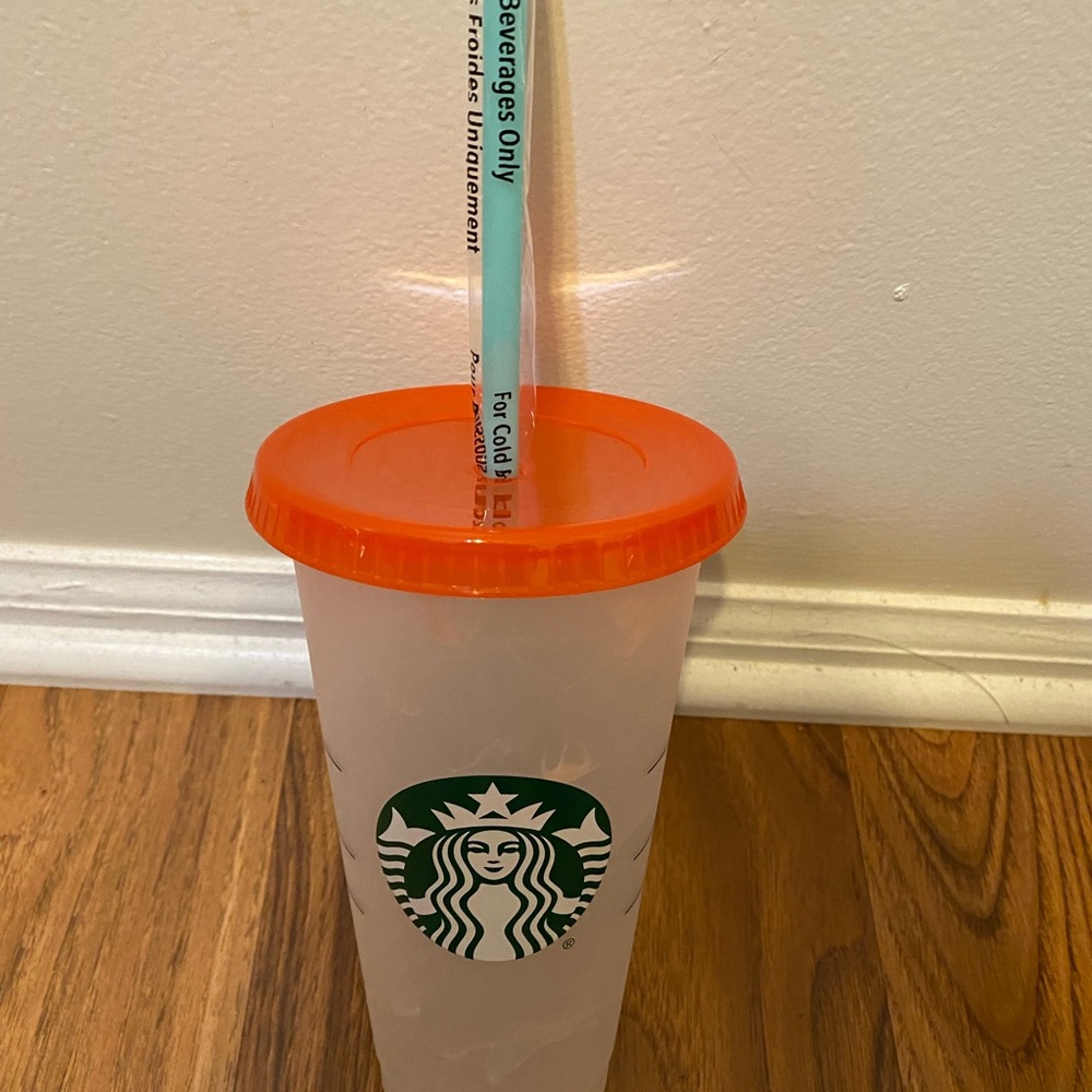2021 new Starbucks color changing tumbler